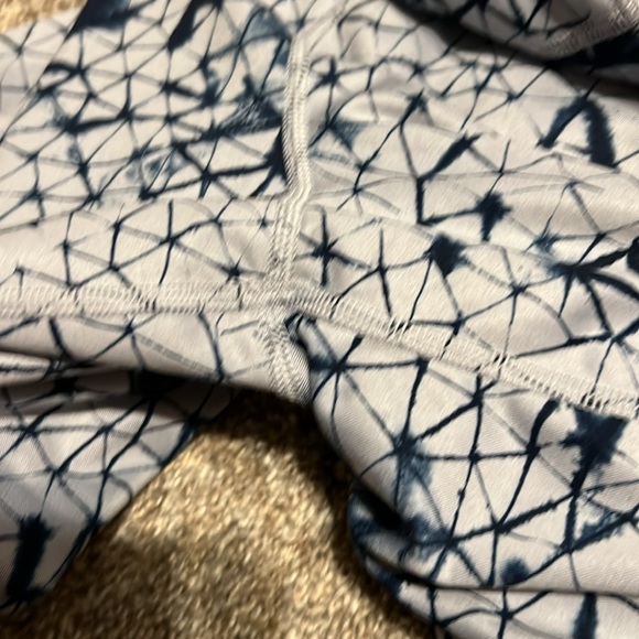 Lululemon Retreat Yogi Crop Star Crushed Silver Fox Deep Navy size 8 - Picture 11 of 12